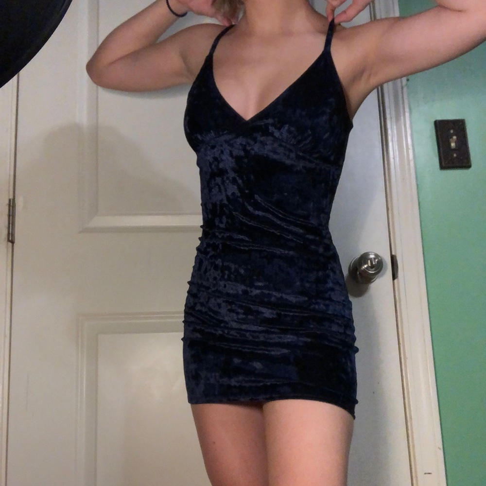 Joe & Elle velvet dark blue skin tight dress